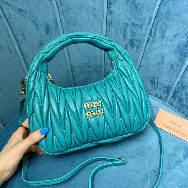 미우미우 완더 마테라쎄 나파 가죽 호보 미디움 백  / 마리나블루 [330만원대]