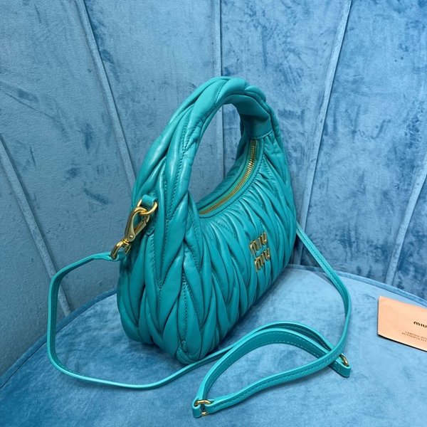 미우미우 완더 마테라쎄 나파 가죽 호보 미디움 백  / 마리나블루 [330만원대]