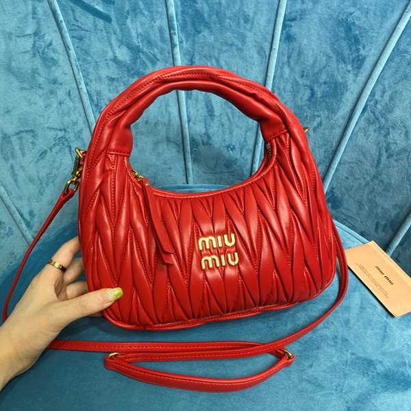 미우미우 완더 마테라쎄 나파 가죽 호보 미디움 백  / 레드 [330만원대]