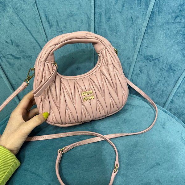 미우미우 완더 마테라쎄 나파 가죽 호보 미니 백 / 핑크 [매장가260만]