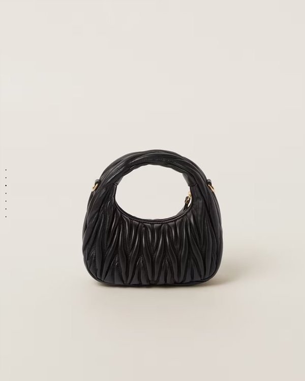 미우미우 완더 마테라쎄 나파 가죽 호보 미니 백 / 블랙 [매장가260만]