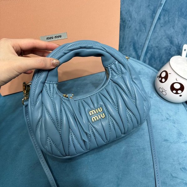 미우미우 완더 마테라쎄 나파 가죽 호보 미니 백 / 민트 [매장가260만]