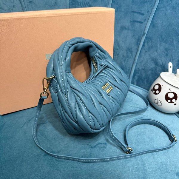 미우미우 완더 마테라쎄 나파 가죽 호보 미니 백 / 민트 [매장가260만]