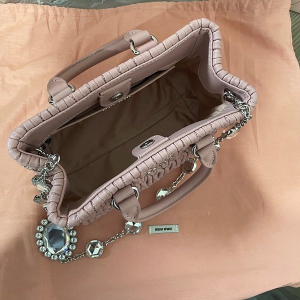 미우미우 마테라쎄 나파 가죽 핸드백 / 핑크 [325만]