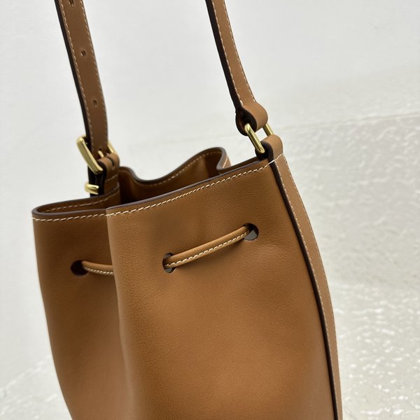 미우미우 가죽 버킷 백 / 꼬냑 [매장가315만원대]