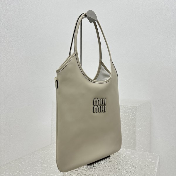 미우미우 아이비 아플리케 가죽 토트 백 / 살구 [매장가265만원대]