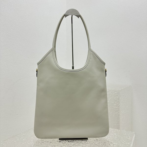 미우미우 아이비 아플리케 가죽 토트 백 / 화이트 [매장가265만원대]