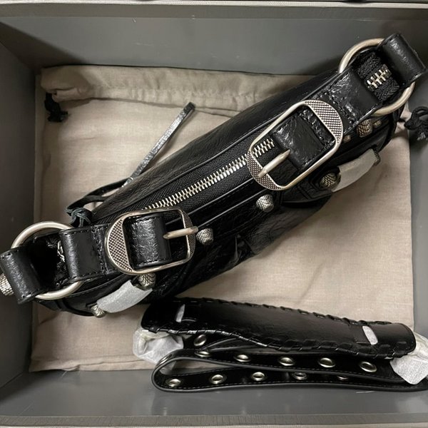 발렌시아가 르카골 XS 숄더백 블랙 [매장가 250만원대]