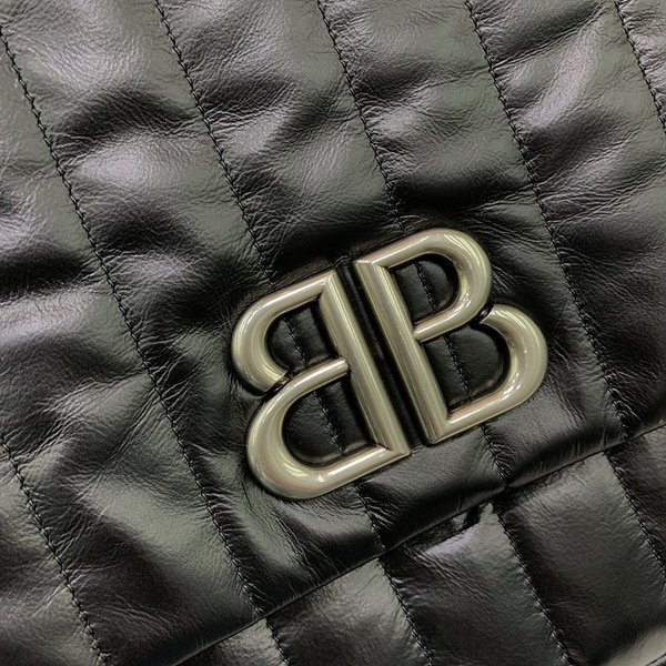 발렌시아가 모나코 퀼트 체인백 라지 / 블랙 [매장가580만원대]