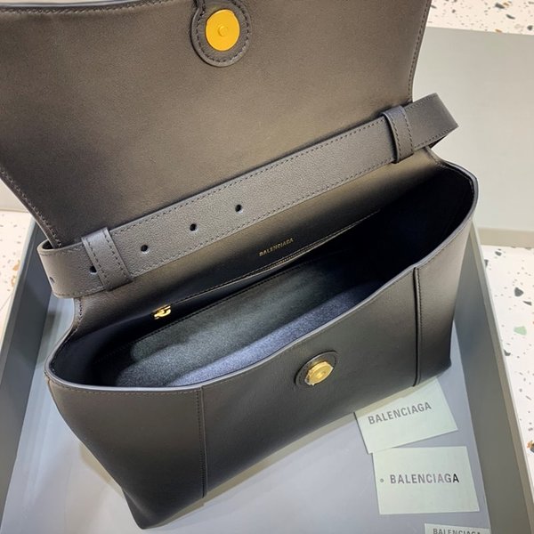 발렌시아가 DOWNTOWN 숄더백 미디움 / 블랙골드 [매장가320만원대]