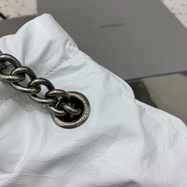 발렌시아가 CRUSH 토트백 미디엄 / 화이트 [매장가360만원대]