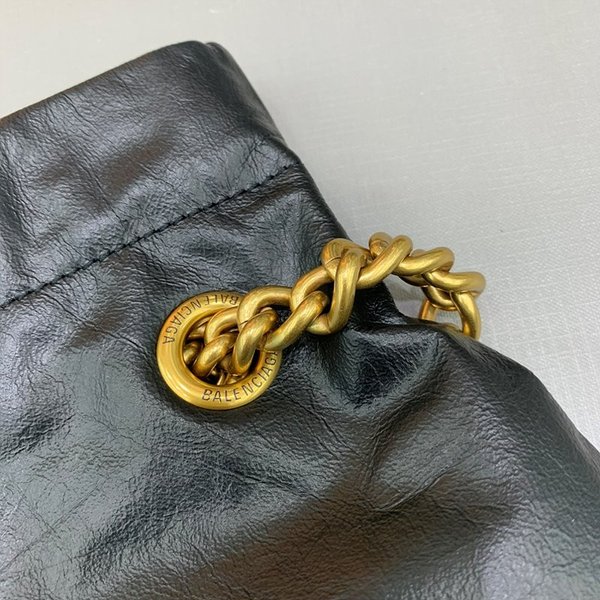 발렌시아가 CRUSH 토트백 미디엄 / 블랙 [매장가360만원대]