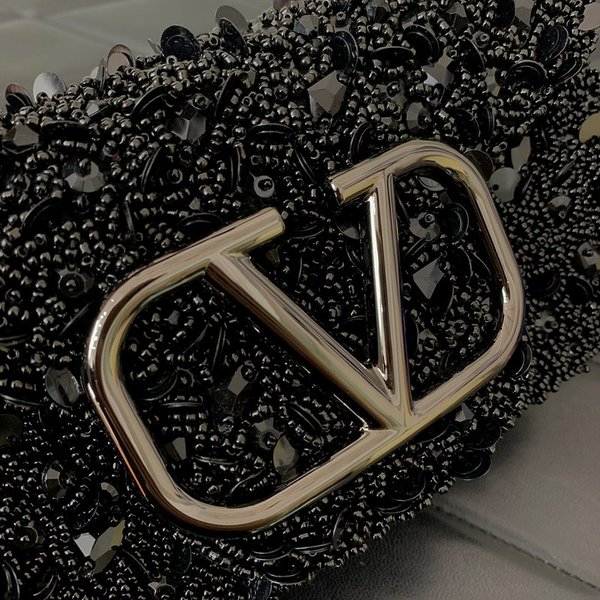 발렌티노 가라바니 크리스털 장식 스몰 로코 숄더백 / 블랙 [매장가630만원대]