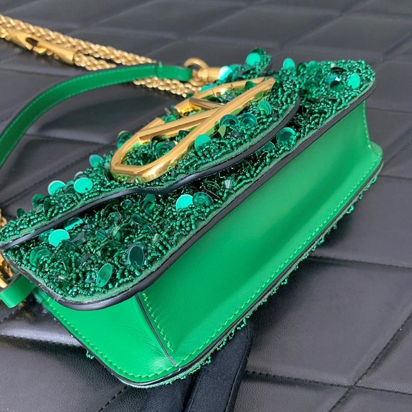 발렌티노 가라바니 크리스털 장식 스몰 로코 숄더백 / 그린 [매장가630만원대]