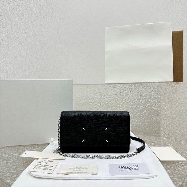 마르지엘라 Four Stitches 체인 지갑 [매장가 110만원대]