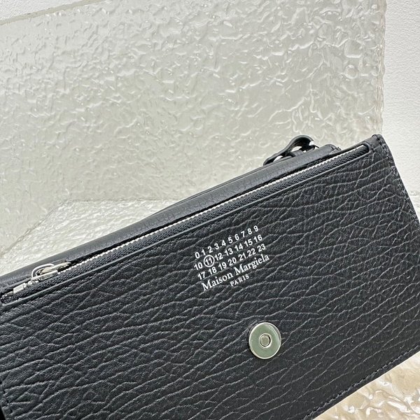 마르지엘라 Four Stitches 체인 지갑 [매장가 110만원대]