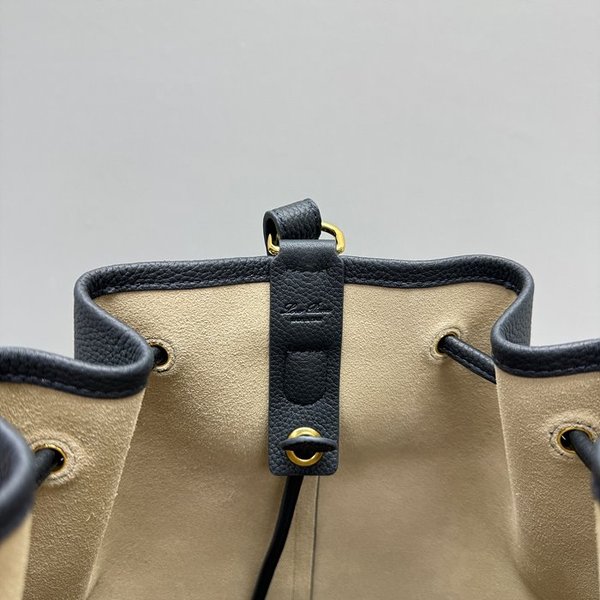 로로피아나 드로스트링 L27 백팩 [매장가 563만원대]