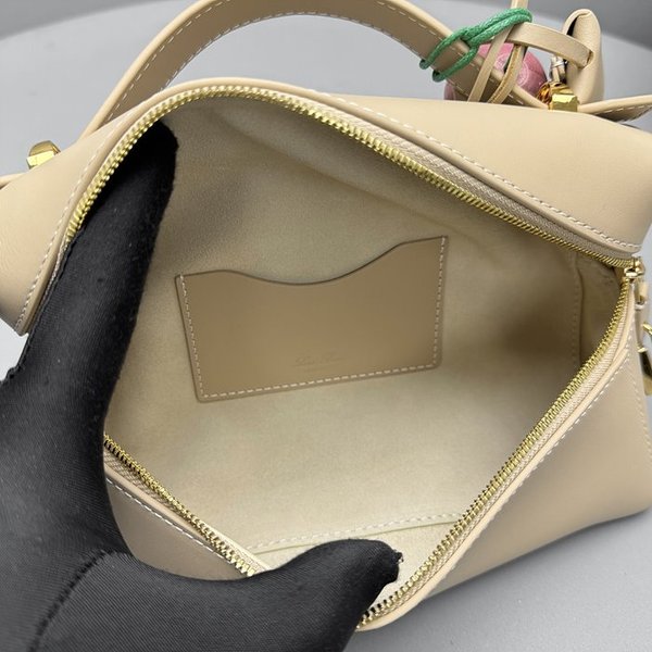 로로피아나 엑스트라 백 L23 [매장가 563만원대]