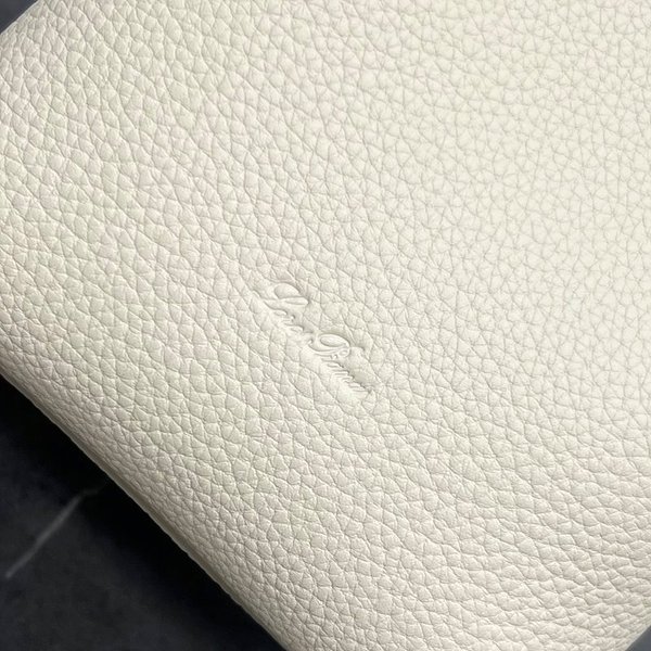 로로피아나 베일 스몰 백 [매장가 490만원대]