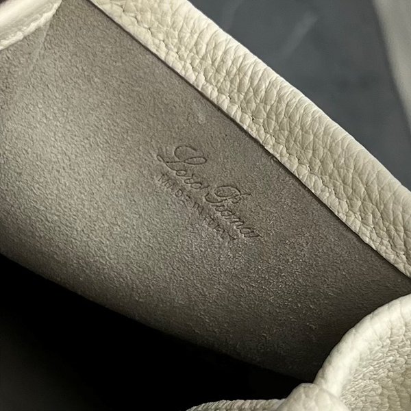 로로피아나 베일 스몰 백 [매장가 490만원대]