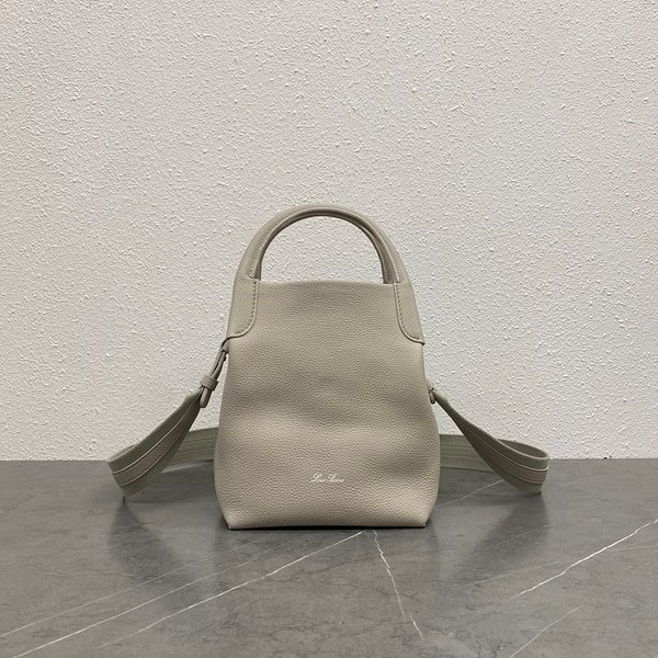 로로피아나 베일 스몰 백 [매장가 490만원대]