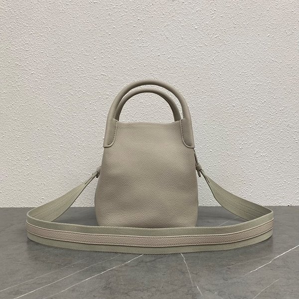 로로피아나 베일 스몰 백 [매장가 490만원대]