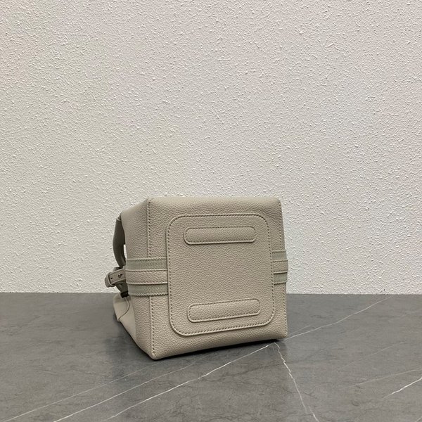 로로피아나 베일 스몰 백 [매장가 490만원대]