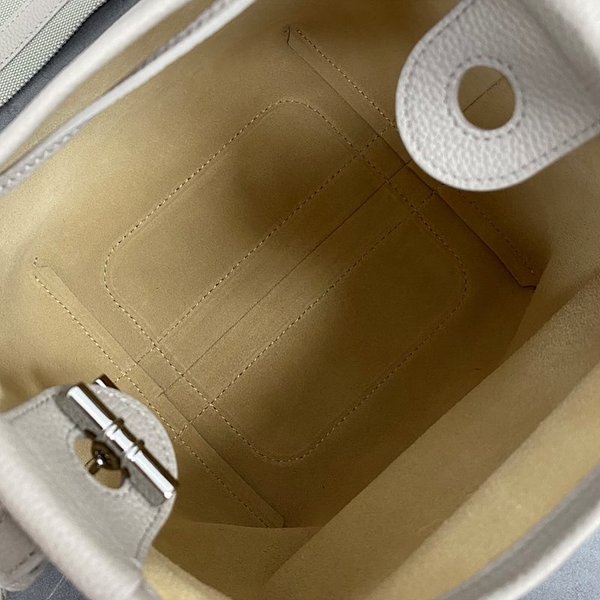 로로피아나 베일 스몰 백 [매장가 490만원대]