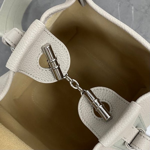 로로피아나 베일 스몰 백 [매장가 490만원대]