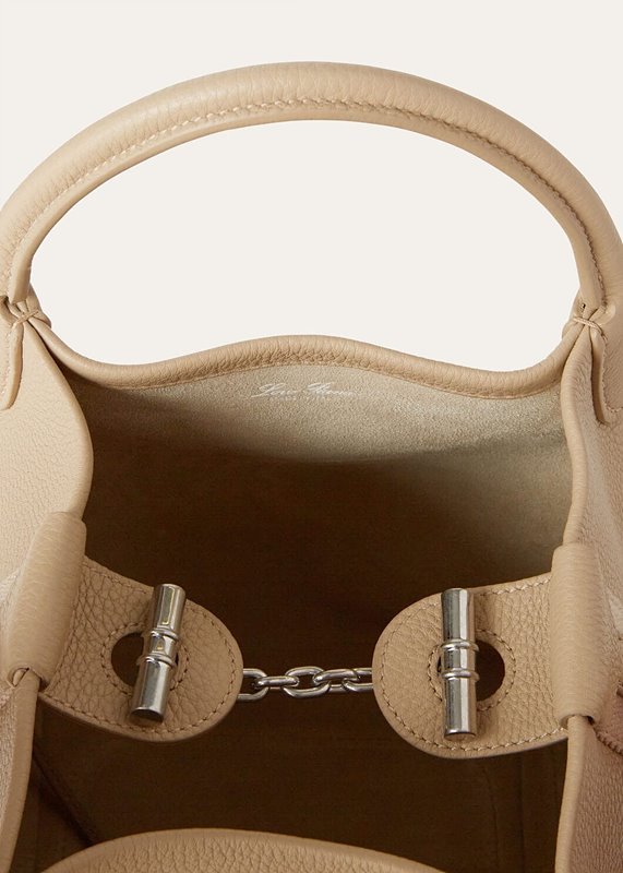 로로피아나 베일 스몰 백 [매장가 490만원대]