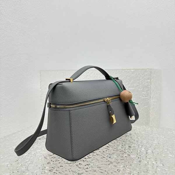 로로피아나 엑스트라 백 텍스처드 카프스킨 카옌 [매장가 520만원대]