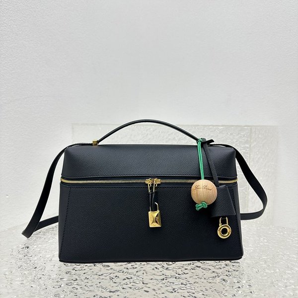 로로피아나 엑스트라 백 텍스처드 카프스킨 블루 네이비 [매장가 520만원대]