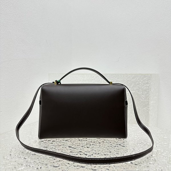 로로피아나 엑스트라 백 스무드 카프스킨 블랙 [매장가 520만원대]