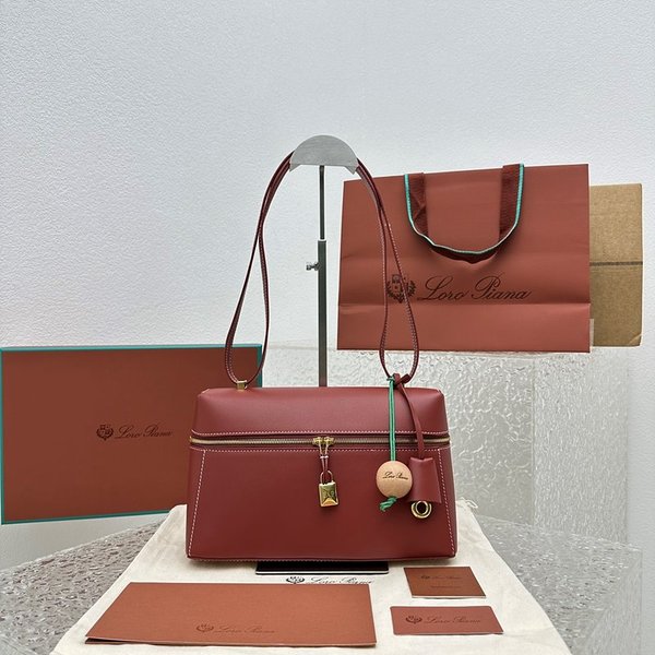 로로피아나 엑스트라 백 스무드 카프스킨 딥 퀴멜 [매장가 520만원대]