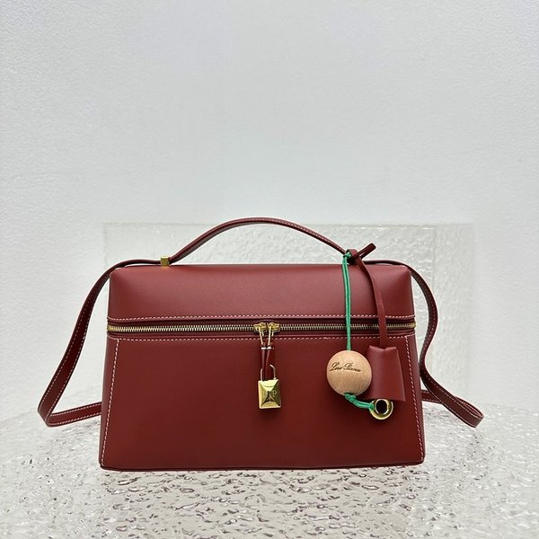 로로피아나 엑스트라 백 스무드 카프스킨 딥 퀴멜 [매장가 520만원대]