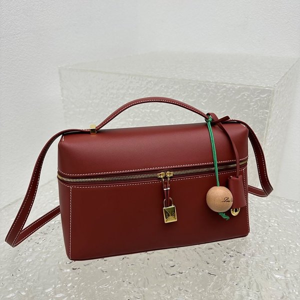 로로피아나 엑스트라 백 스무드 카프스킨 딥 퀴멜 [매장가 520만원대]