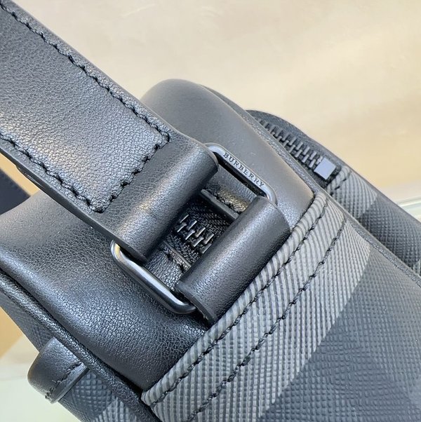 버버리 패디 백 네이비 [매장가 150만원대]