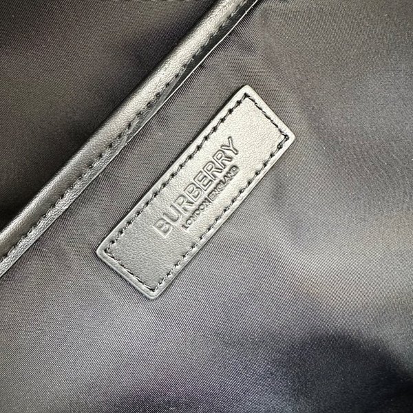 버버리 체크 백팩 [매장가 190만원대]