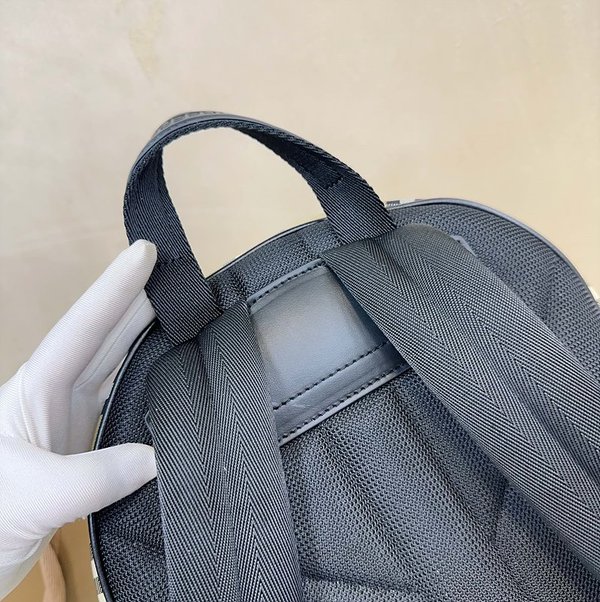 버버리 체크 백팩 [매장가 190만원대]