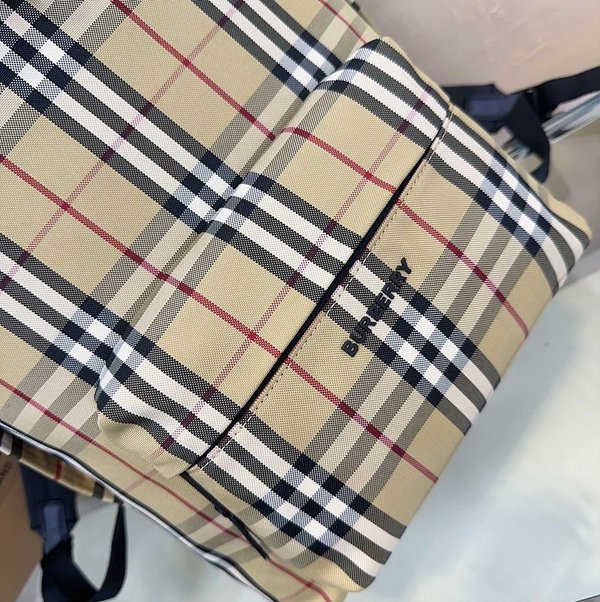버버리 체크 백팩 [매장가 190만원대]