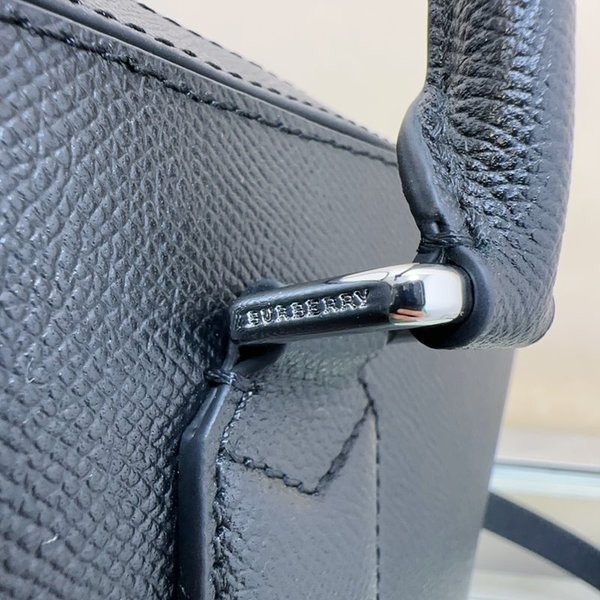 버버리 슬림 에인스워스 브리프케이스 [매장가 280만원대]