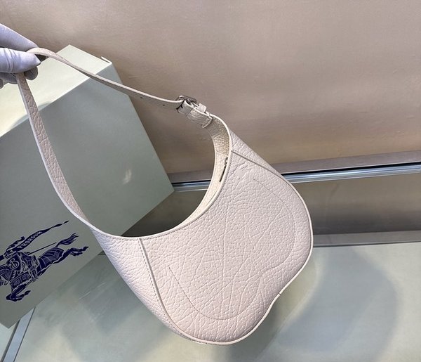 버버리 스몰 체스 숄더 백 헌터 [매장가 290만원대]