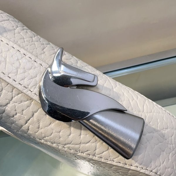 버버리 스몰 체스 숄더 백 헌터 [매장가 290만원대]