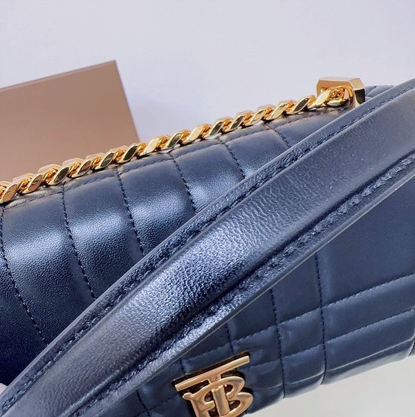 버버리 스몰 롤라 백 블랙 [매장가 290만원대]