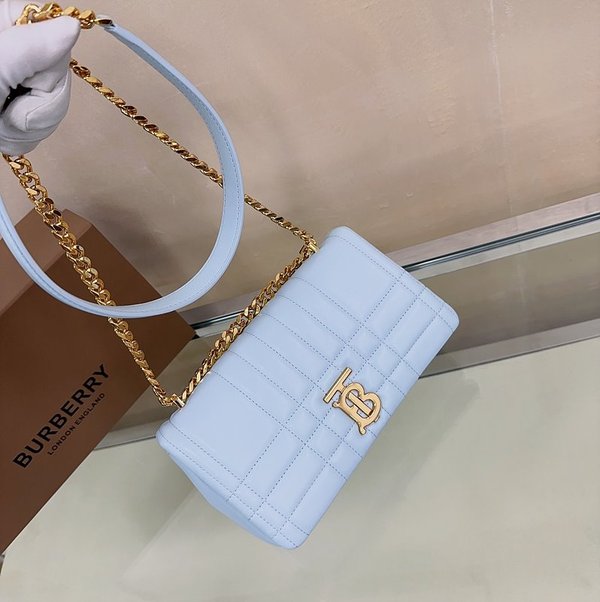 버버리 스몰 롤라 백 화이트 [매장가 290만원대]