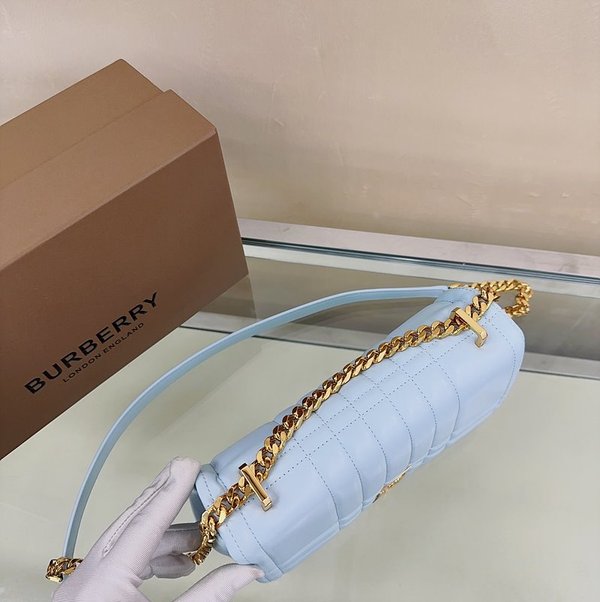 버버리 스몰 롤라 백 화이트 [매장가 290만원대]