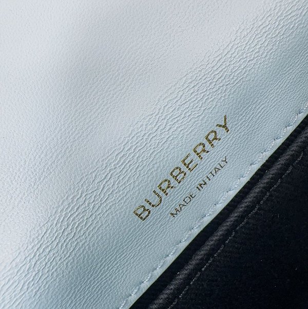 버버리 스몰 롤라 백 화이트 [매장가 290만원대]