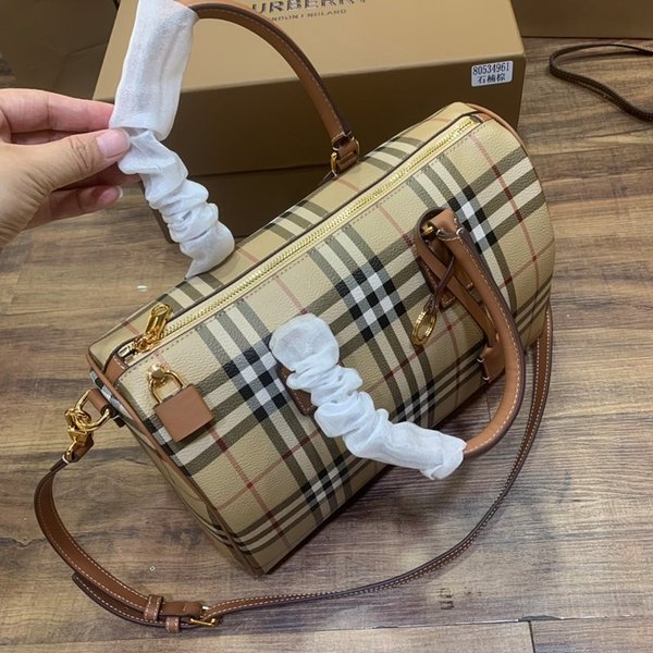 버버리 미디엄 체크 볼링 백 [매장가 220만원대]