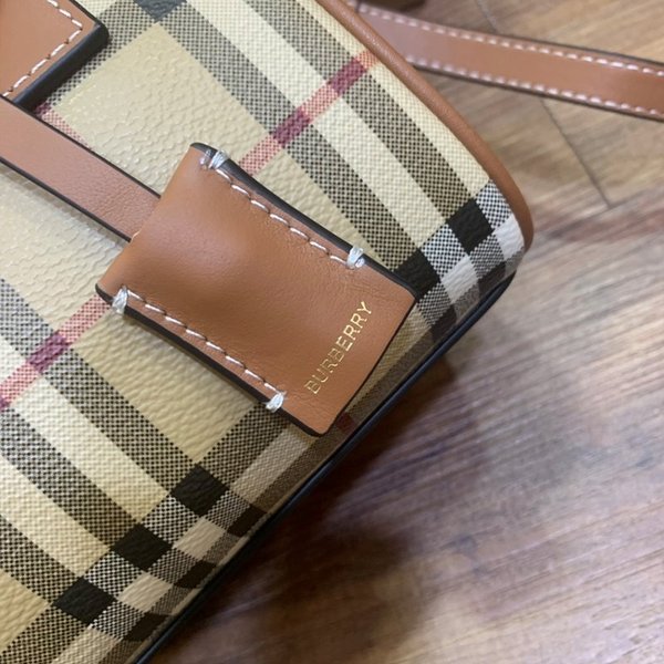 버버리 미니 체크 볼링 백 [매장가 190만원대]