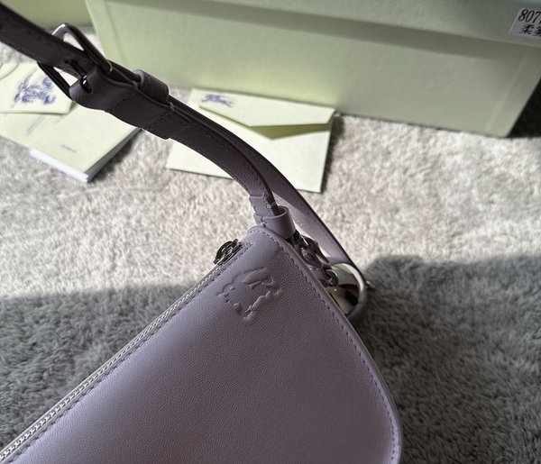 버버리 미니 쉴드 슬링 백 [매장가 270만원대]